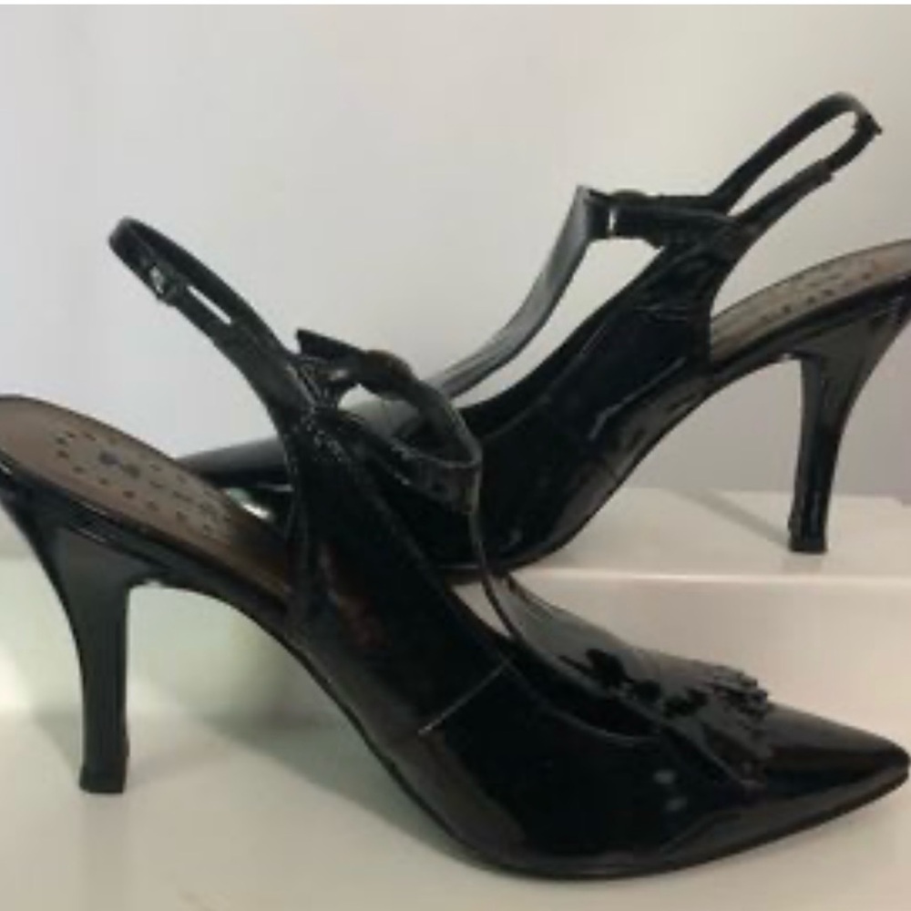 PETER NYGARD PATENT LEATHER HEELS